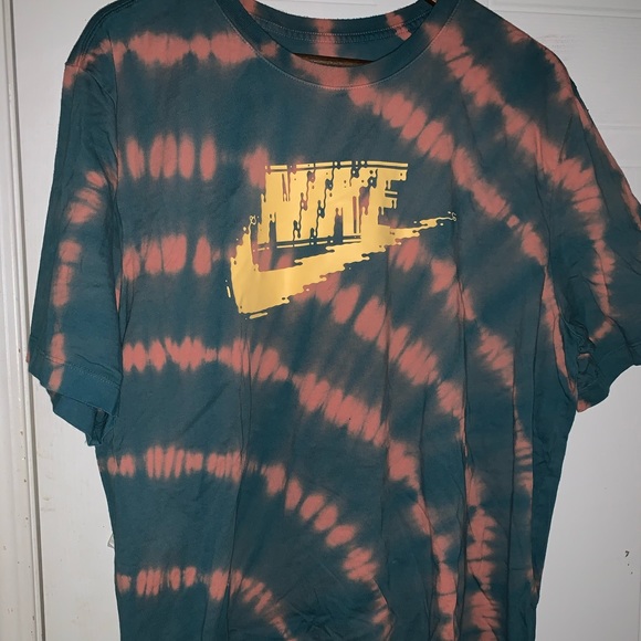 💰 SOLD 💰 NIKE Tie-dye Shirt ! - Picture 1 of 2